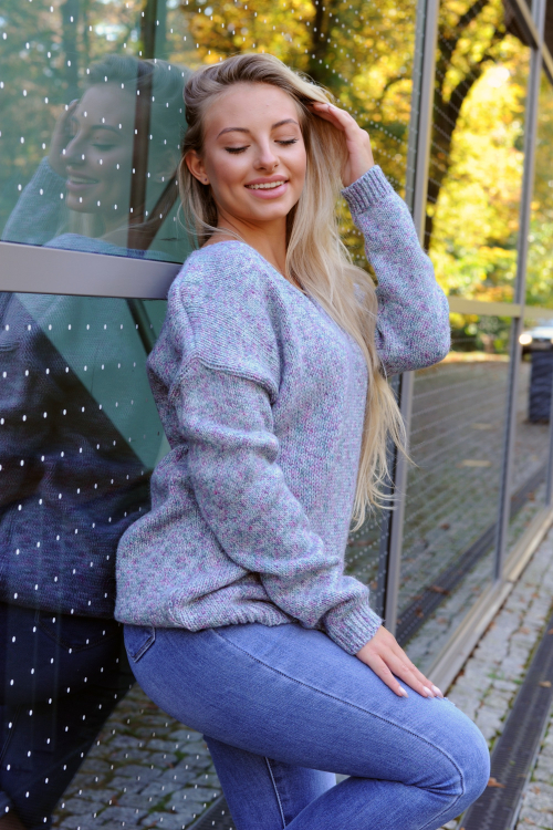 Margitam Colorful - ciepły sweter z kolorową nitką